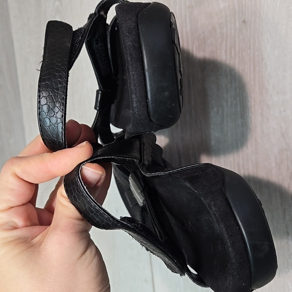 Vionic Women Amber Leather Sandals shoes flats sz 8 - Picture 7 of 12